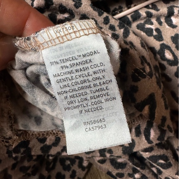 Nordstrom | Animal Print Pajama Set XL - Picture 10 of 11